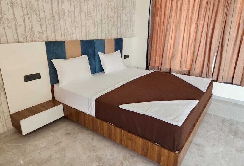 فندق Omkara Resort