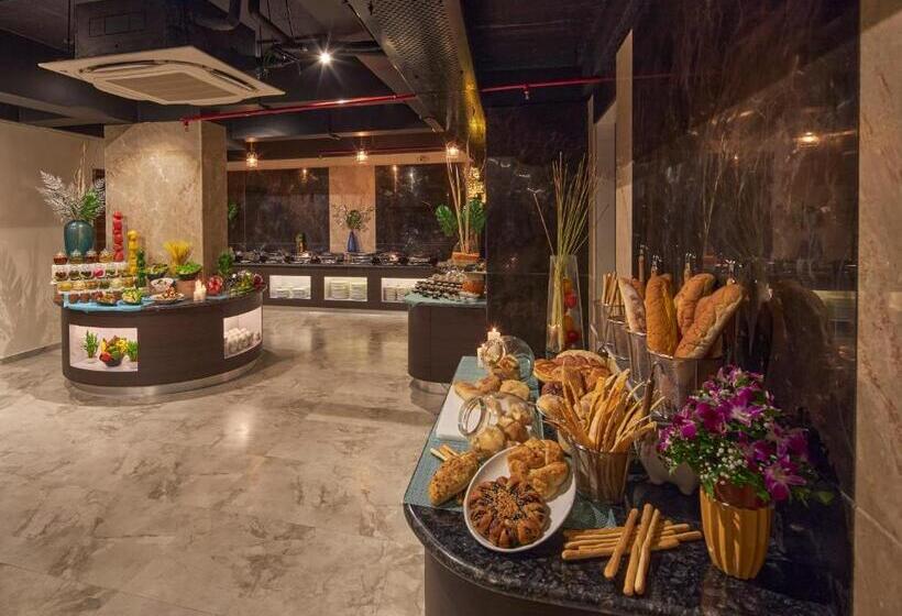 هتل Regenta Central Imperial Candolim Goa