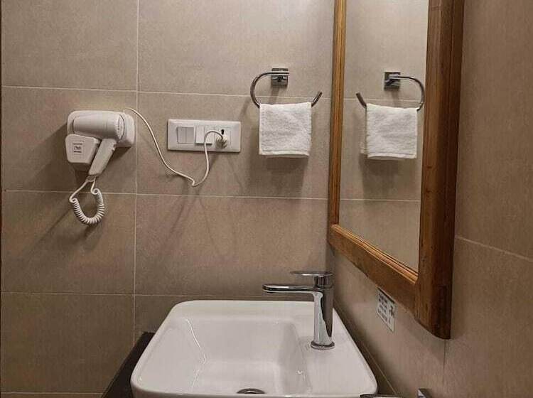 Отель Shomo Chuki Resort