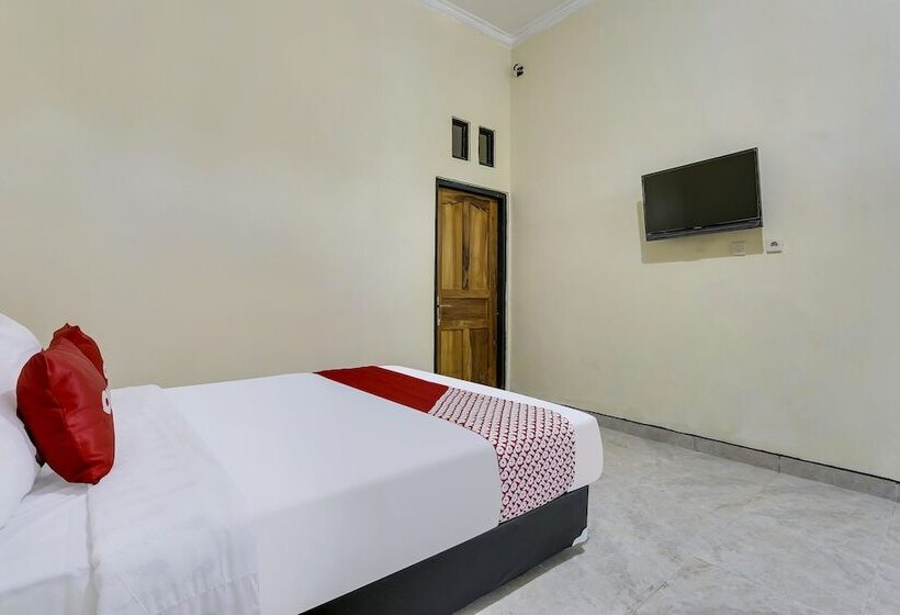 Отель Spot On 90882 Sari Homestay Near Garuda Wisnu Kencana