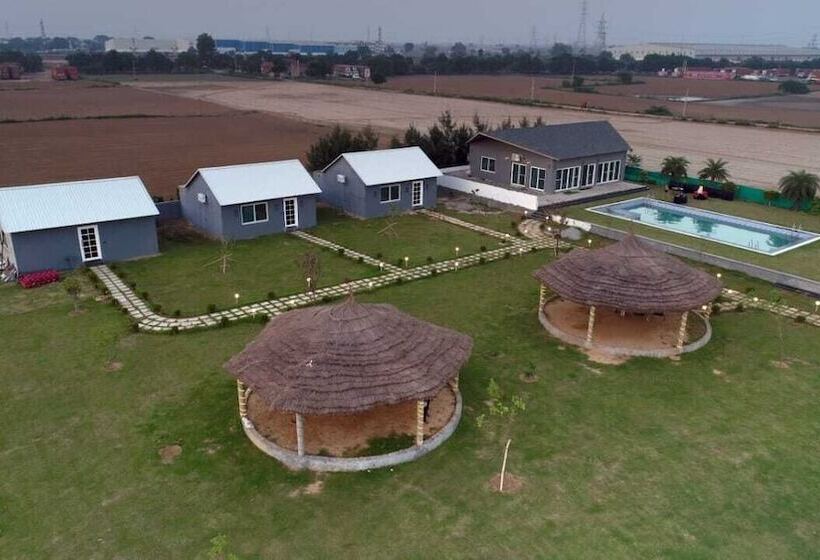 ホテル The Ashoka Farms And Resort