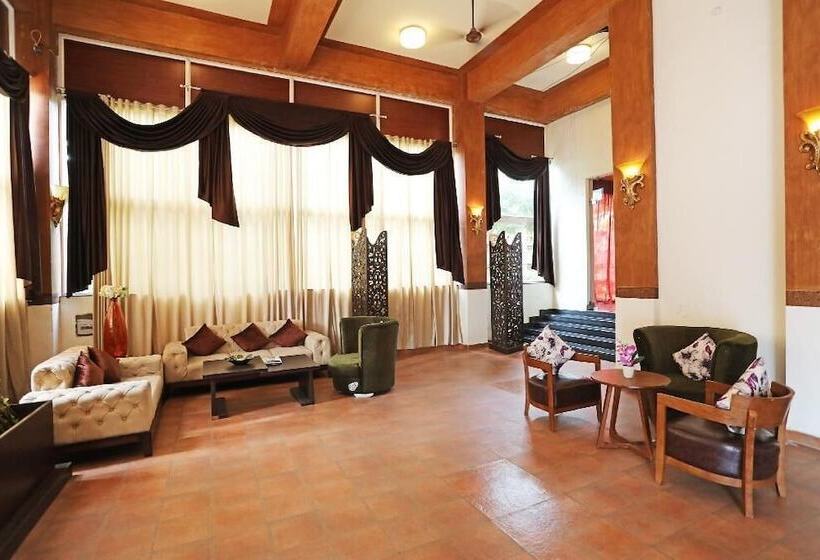 فندق The Grand Neelam