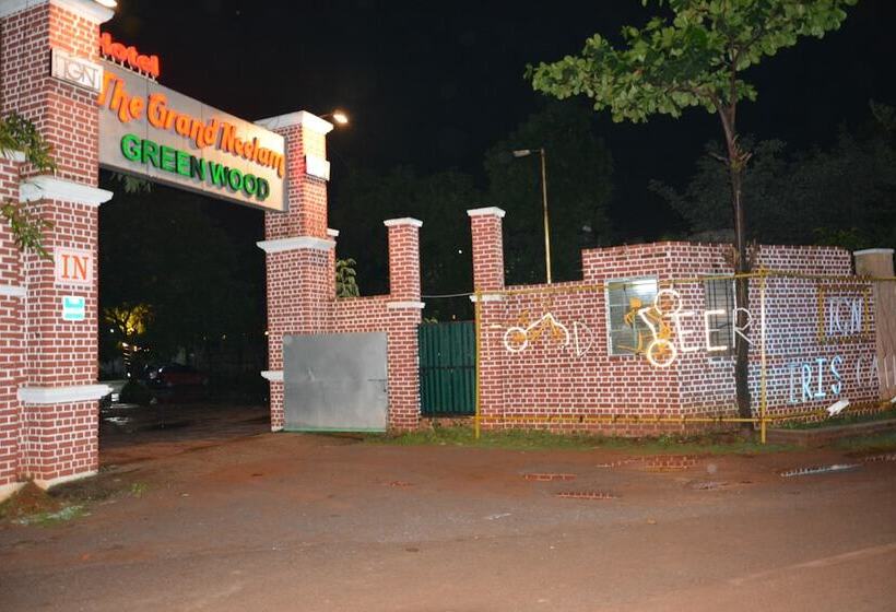 فندق The Grand Neelam