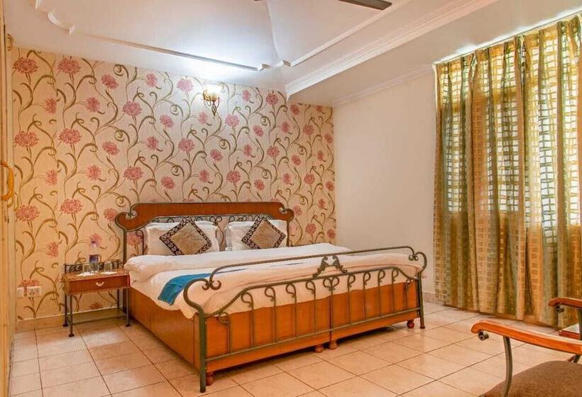 فندق The Party House