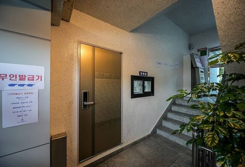 فندق على الطريق Andong Sky