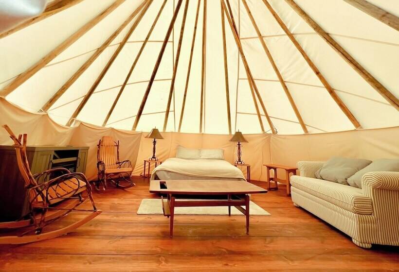 Glacier Grizzly Resort   Glamping