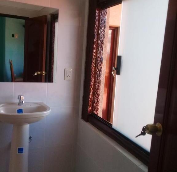 هتل Hostal Quilla Wasi Isla Del Sol