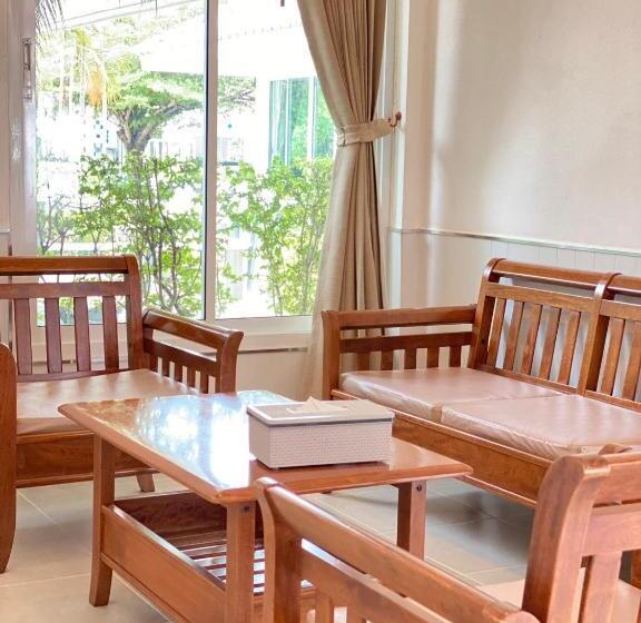 هتل Laemsing Natural Beach Resort
