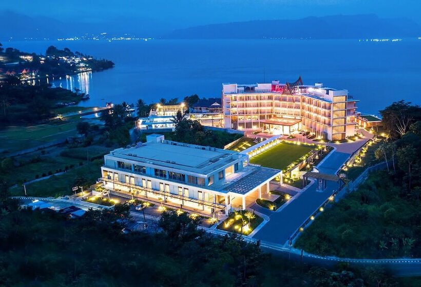 هتل Marianna Resort & Convention Tuktuk Samosir