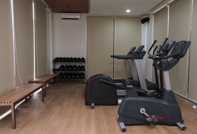 هتل Marianna Resort & Convention Tuktuk Samosir