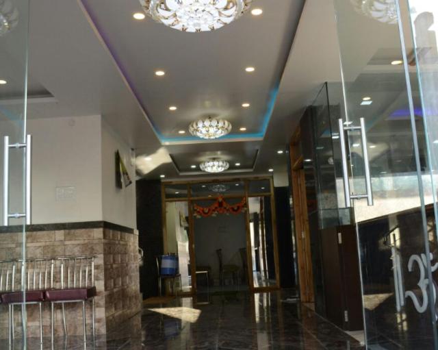 Отель Vikrant Palace