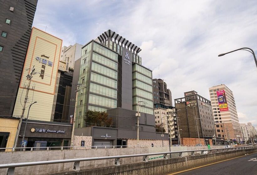 모텔 Suwon Guundong Hotel And