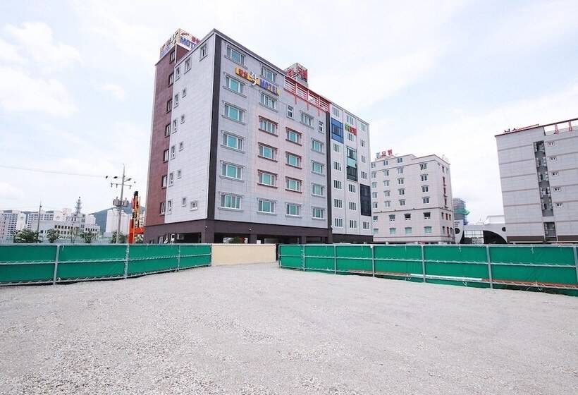 فندق على الطريق Tongyeong Rock