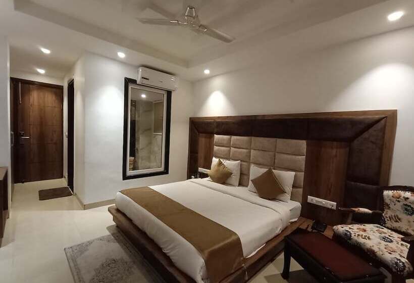 Rr Hotel & Resort