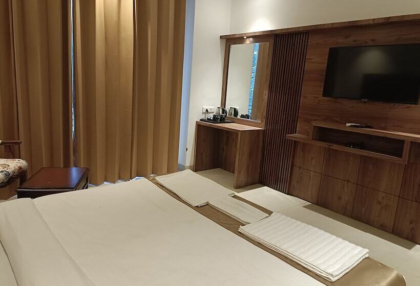 Rr Hotel & Resort