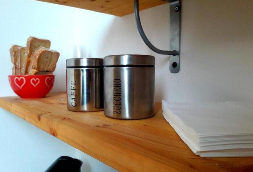 Bed and Breakfast Camera E Bagno Privato A 3 Minuti Dalla Stazione
