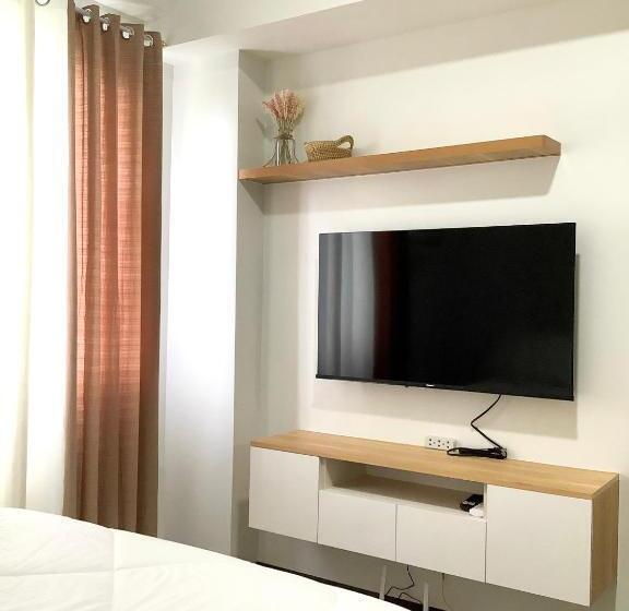 Symfoni Nichols Bossa Tower 2