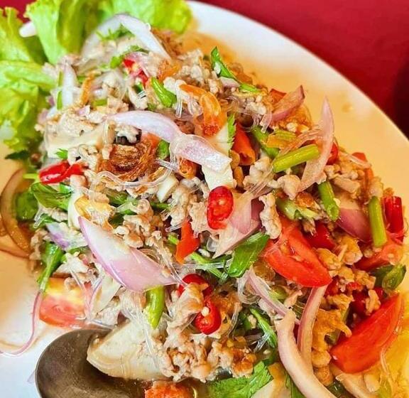 فندق Good View Nan Restaurant &