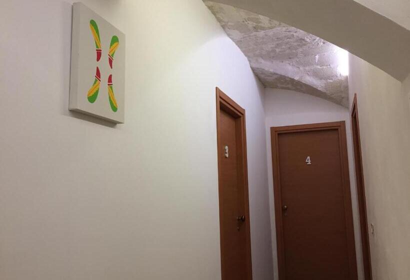 پانسیون A Quattro Di Mazze