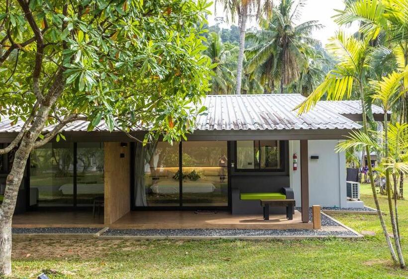 Phukhaolak Resort