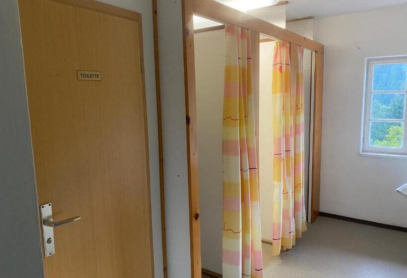 Общежитие Zimmer 2 Am Manötscherhof