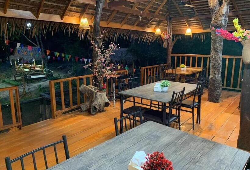 ベッドアンドブレックファースト Rommai Forest Bungalows