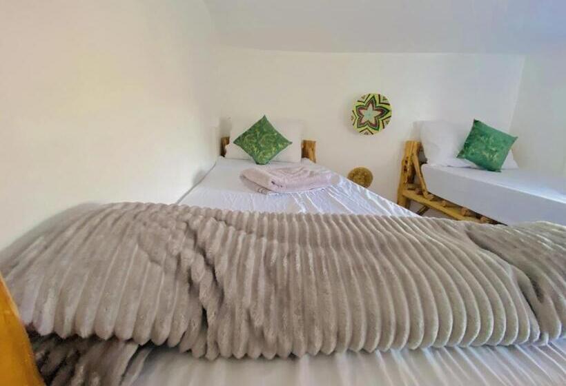 مبيت وإفطار Tizaou Guest House