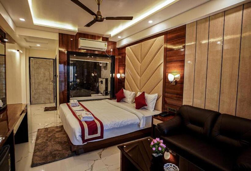 Gogol Beach Resort !! Luxury Room With Mesmerizing Sunset Views & Free Parking !!