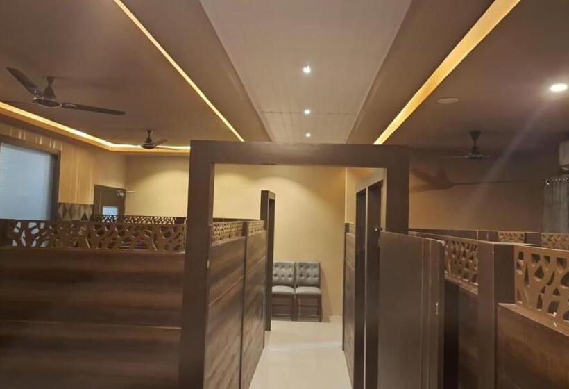 فندق Krishnananda