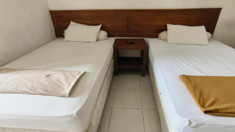 هتل Oyo 93123 Wisma Hamalau Syariah