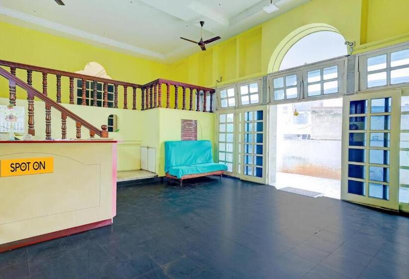 ホテル Spot On Rk