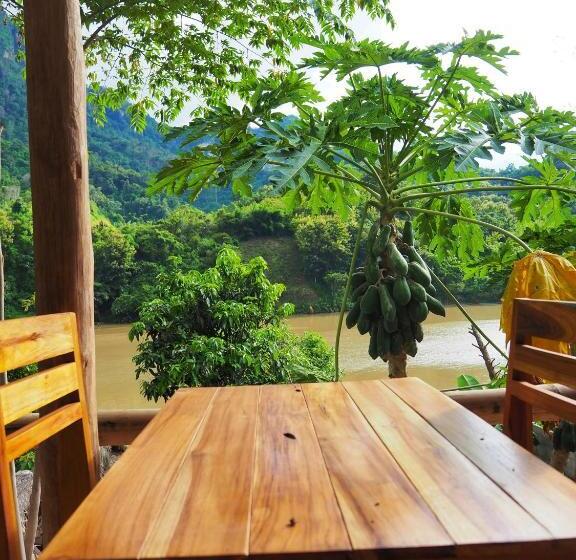 پانسیون Meexok River View