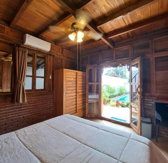 펜션 Melasti Mountain Villas Amed