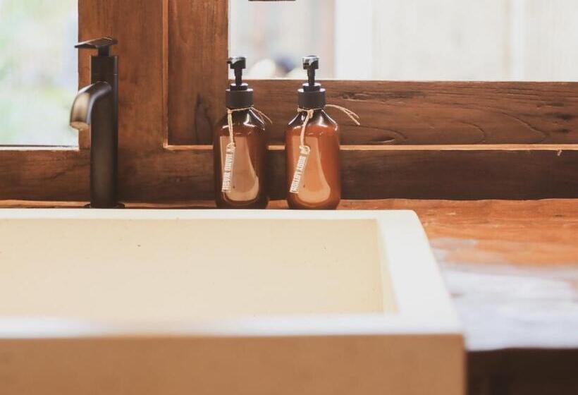 استراحتگاه Kalyana Villa Gili Air