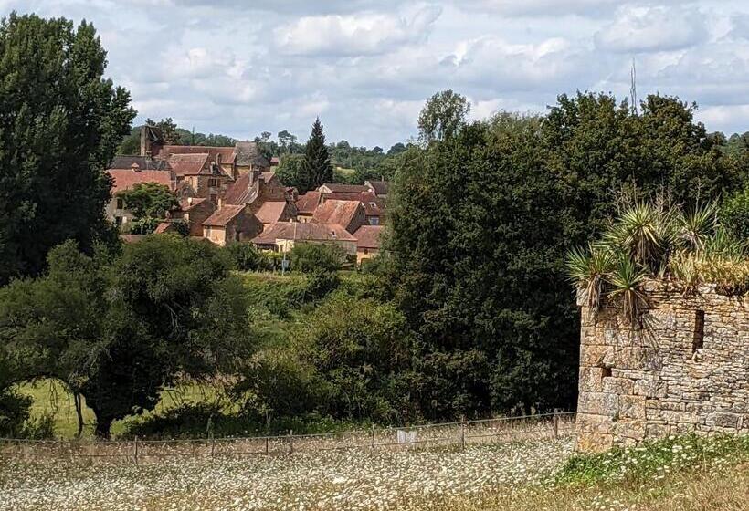 住宿加早餐  La Grange Symphorine, Chambre D Hôtes De Charme Située Entre La Vallée De La Dordogne Et La Vallée D