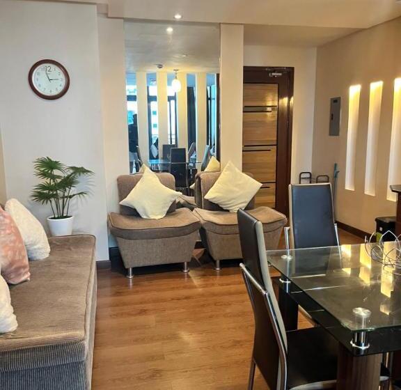 فندق Appleone Ayala Condo With Balcony