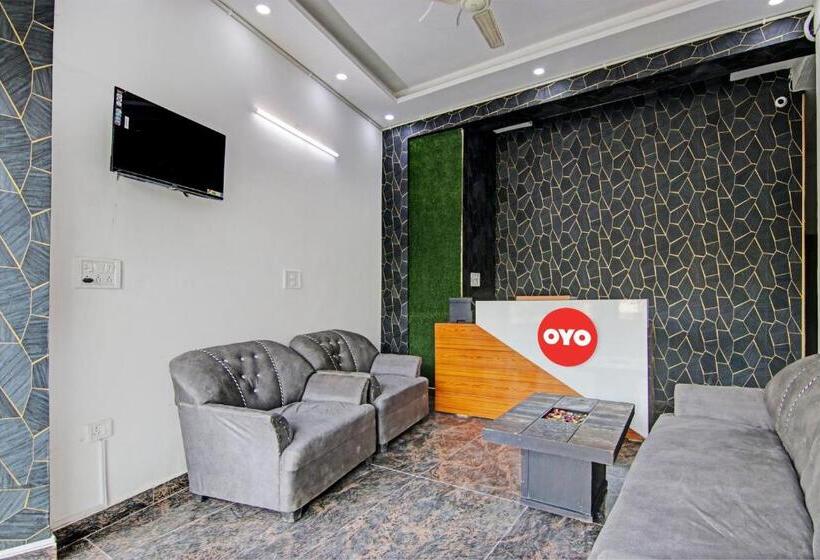 ホテル Oyo Flagship Rk Plaza