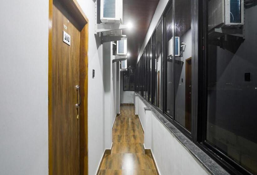 Oyo Flagship Hotel Rahul Service Appartment 2