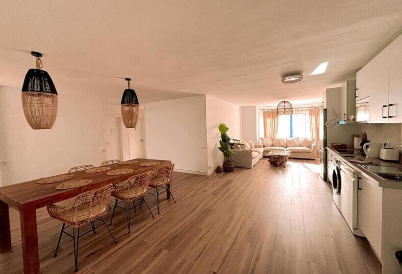 پانسیون Chakra House Fuerteventura   Affordable Rooms In A Cozy Guesthouse