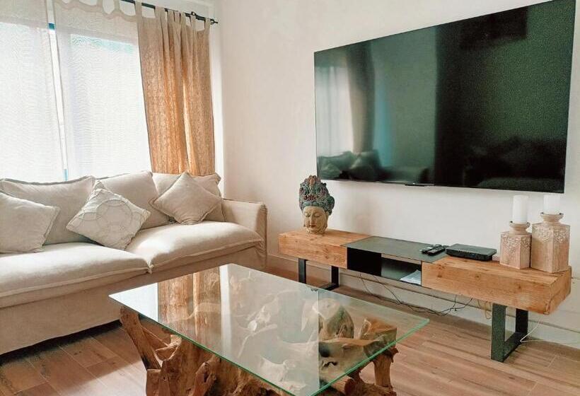 پانسیون Chakra House Fuerteventura   Affordable Rooms In A Cozy Guesthouse