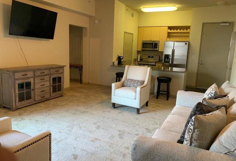 منتجع Luxury Beach Front Condo