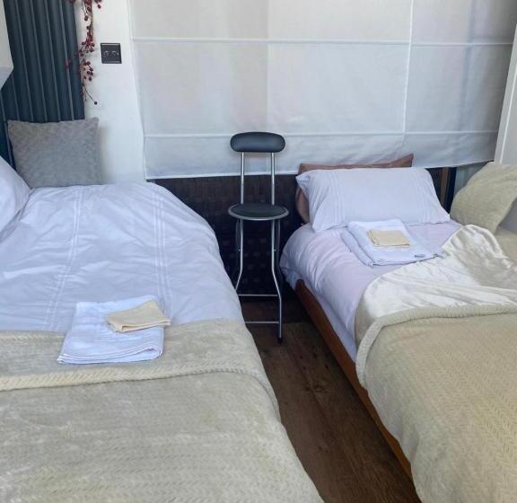 Pensão Studio With A Hot Tub And Garden