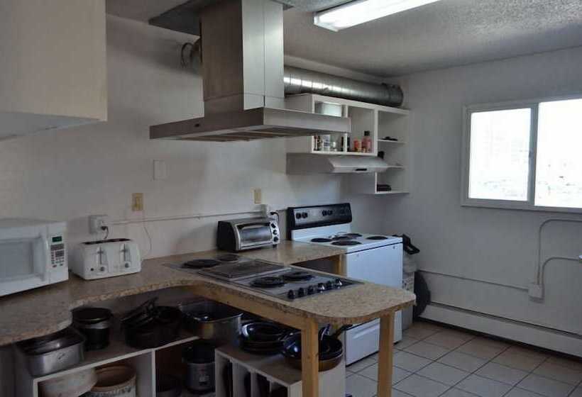 فندق Bent Prop Inn & Hostel Downtown