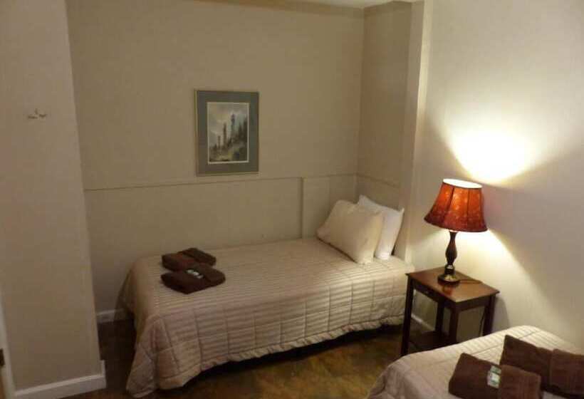 فندق Bent Prop Inn & Hostel Downtown