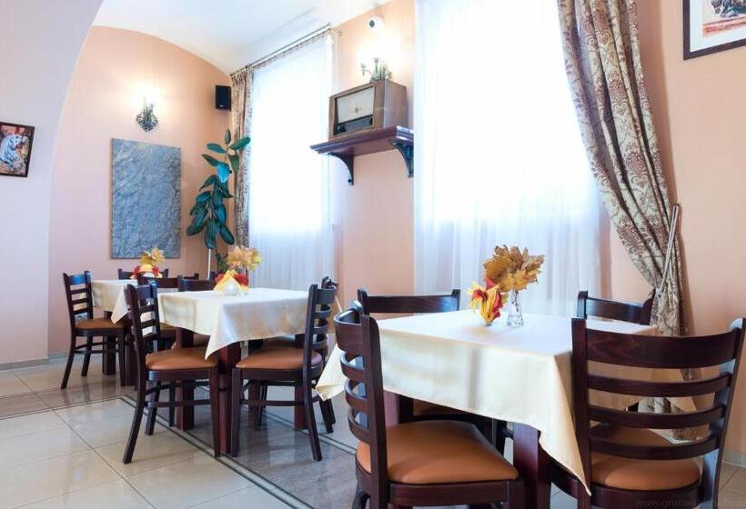 ホテル I Restauracja Brochów