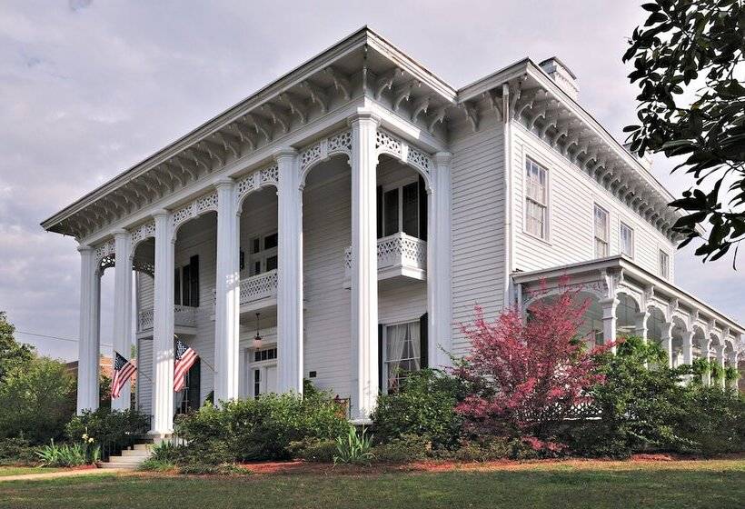 فندق Shadowlawn Bed And Breakfast
