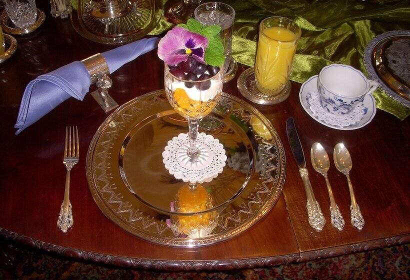 فندق Shadowlawn Bed And Breakfast
