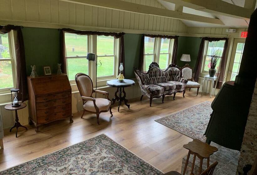 Lovett S Inn And Restaurant