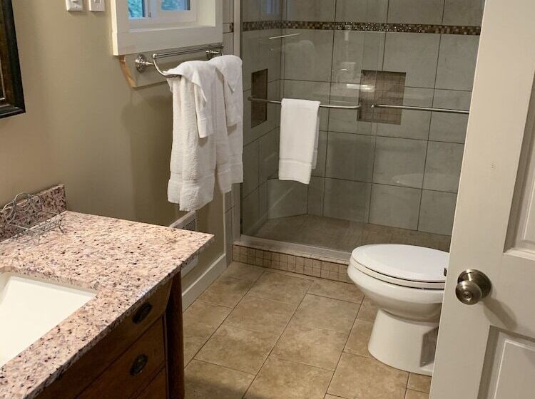 Lovett S Inn And Restaurant