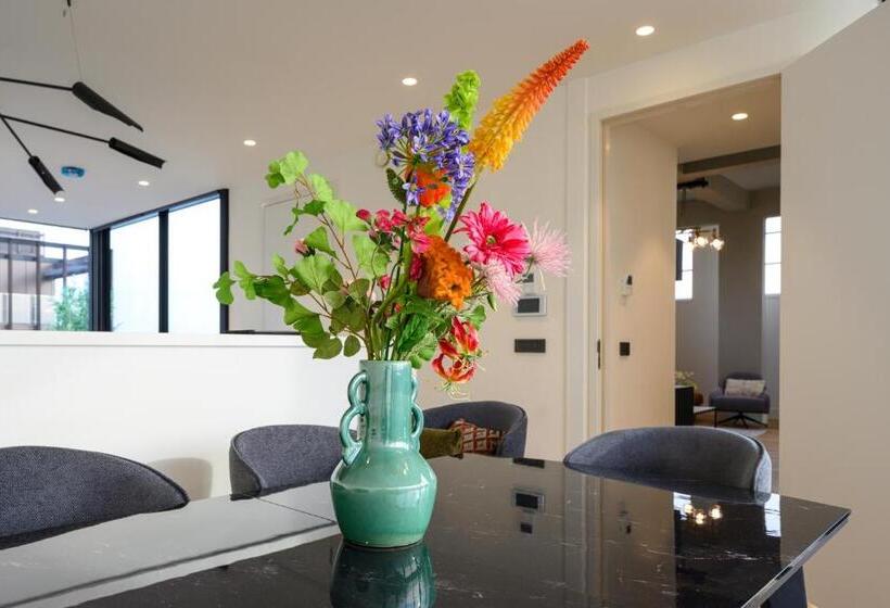 12a, Luxe & Uniek Bioscoopzaal Terras Uitzicht